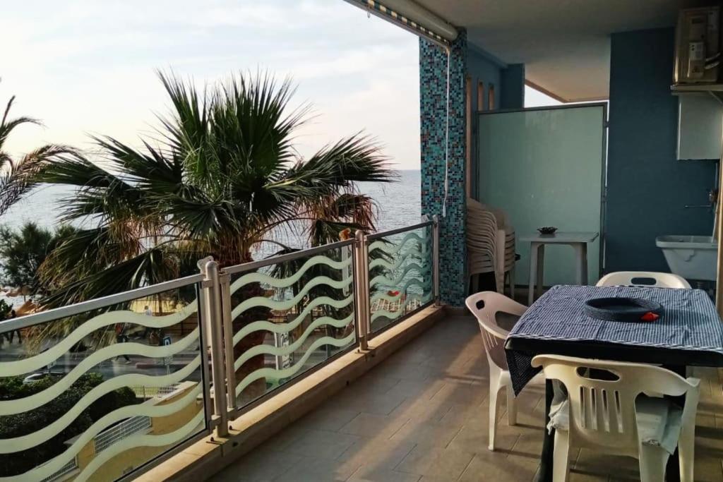 Casa Flora A Due Passi Dal Mare Διαμέρισμα Giovinazzo Εξωτερικό φωτογραφία